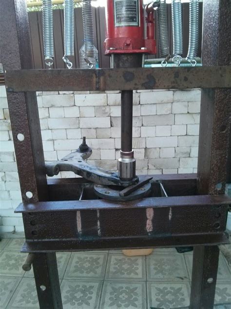 Изготовление пресса из домкрата: с чего начать