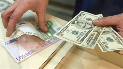 Опасности хранения валюты в банках