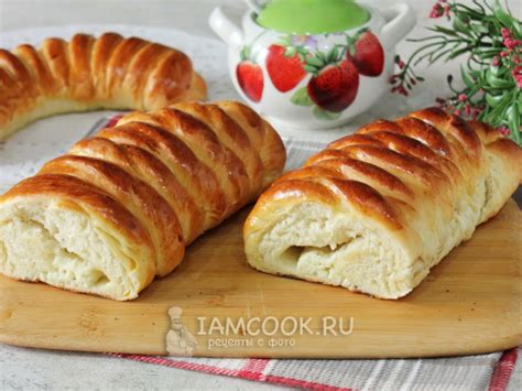 Рулет из дрожжевого теста с фаршем