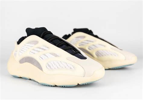 Страница комбинаций стиля с Yeezy Boost 700 v3